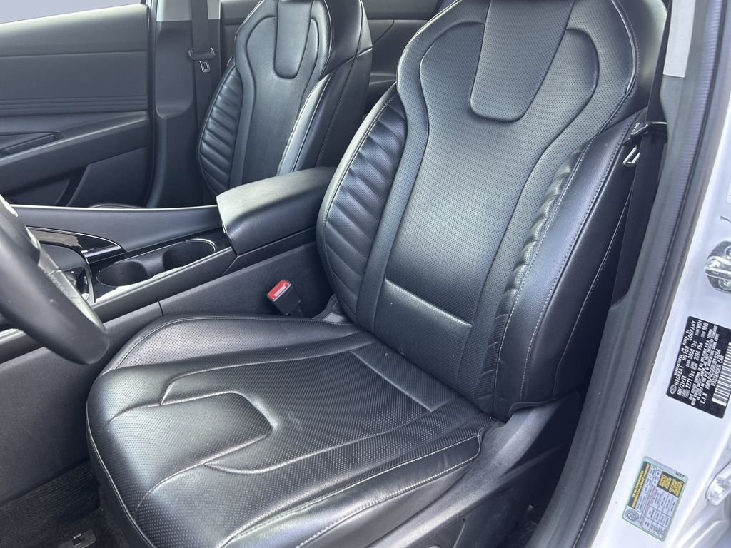 2024 Hyundai Elantra Limited - Photo 11