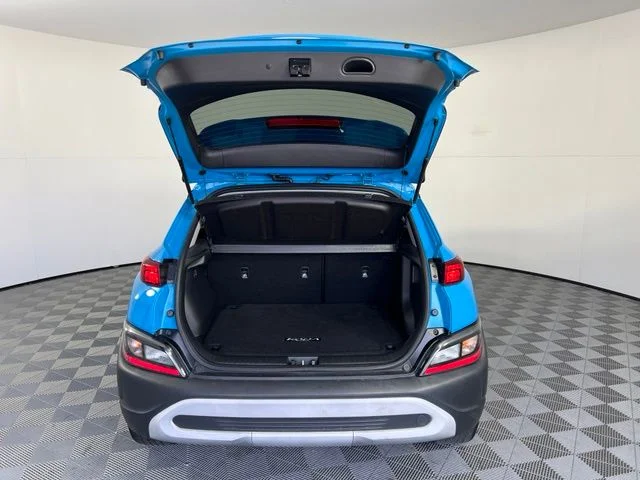 Used 2022 Green Hyundai SEL image 31