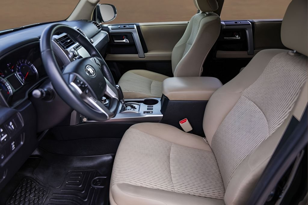 Used 2019 Black Toyota SR5 image 9