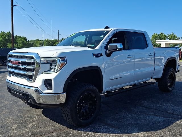 Used 2022 White GMC SLE image 5