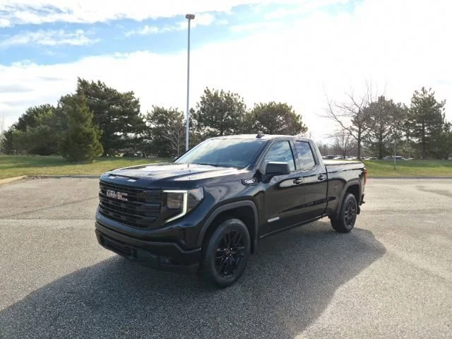 Certified Used 2025 Onyx Black GMC Elevation image 1