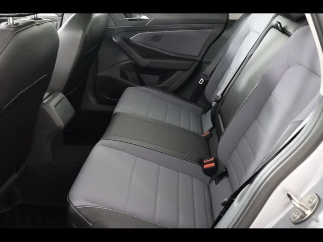 2025 Volkswagen Jetta SE - Photo 10