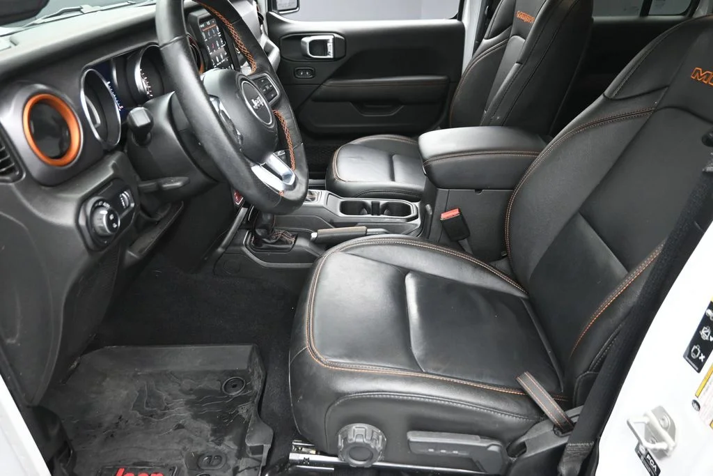Used 2023 White Jeep Mojave image 15