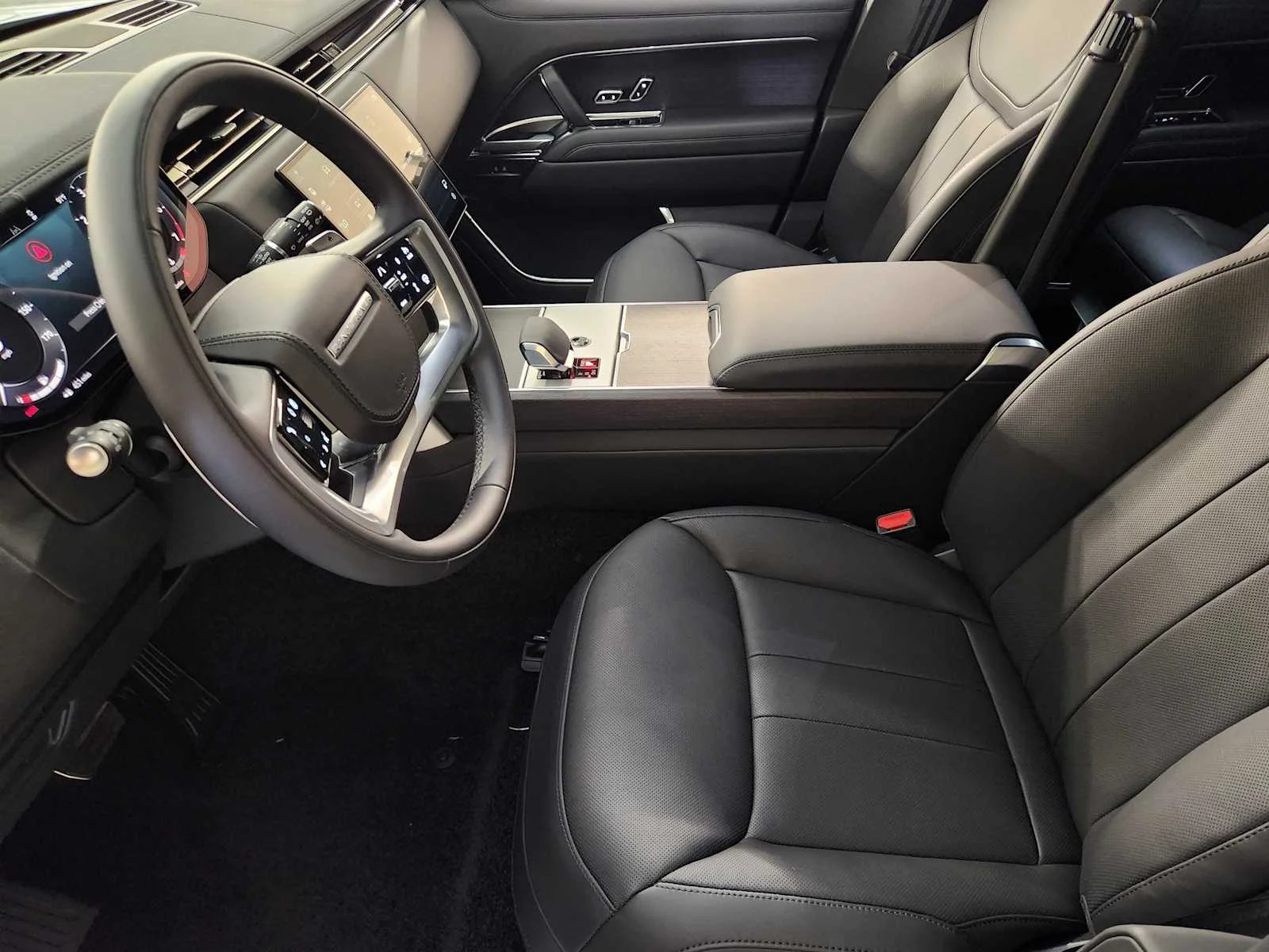 New 2026 Fuji White Land Rover SE - P400 SWB image 23