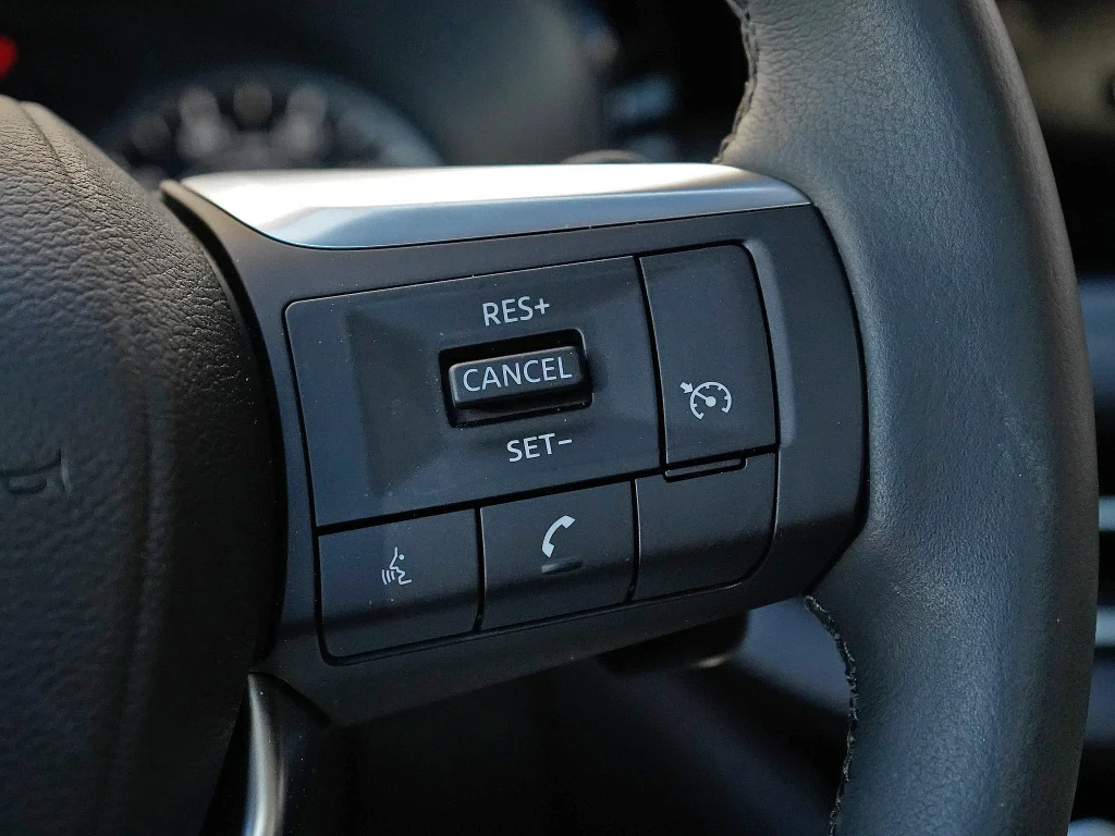 Used 2025 Mineral Black INFINITI PURE image 15