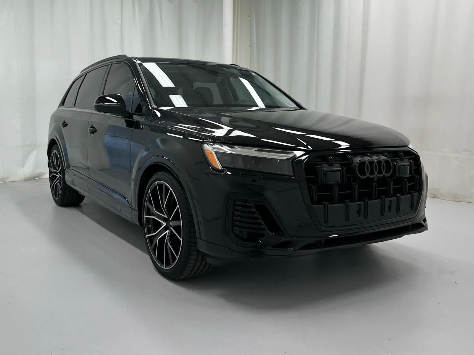 2025 Audi Q7 55 Premium Plus quattro Tiptronic's photo