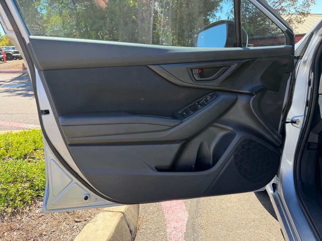 Used 2018 Silver Subaru 2.0i Premium image 11