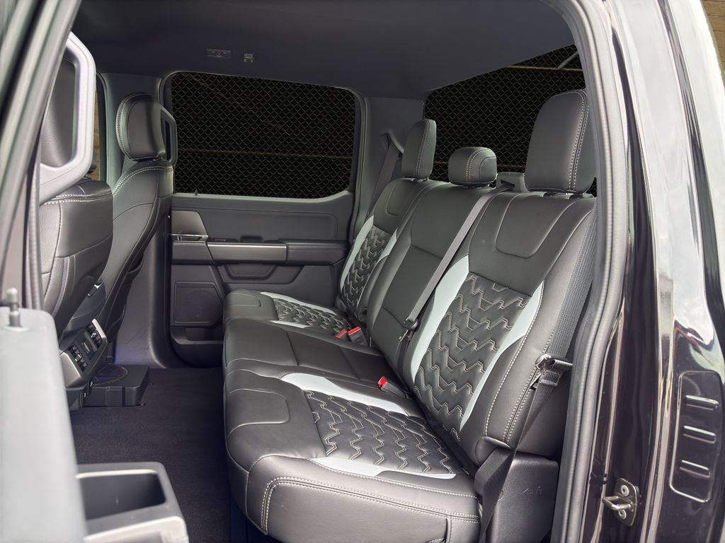 Used 2024 Agate Black Metallic Ford XLT image 18