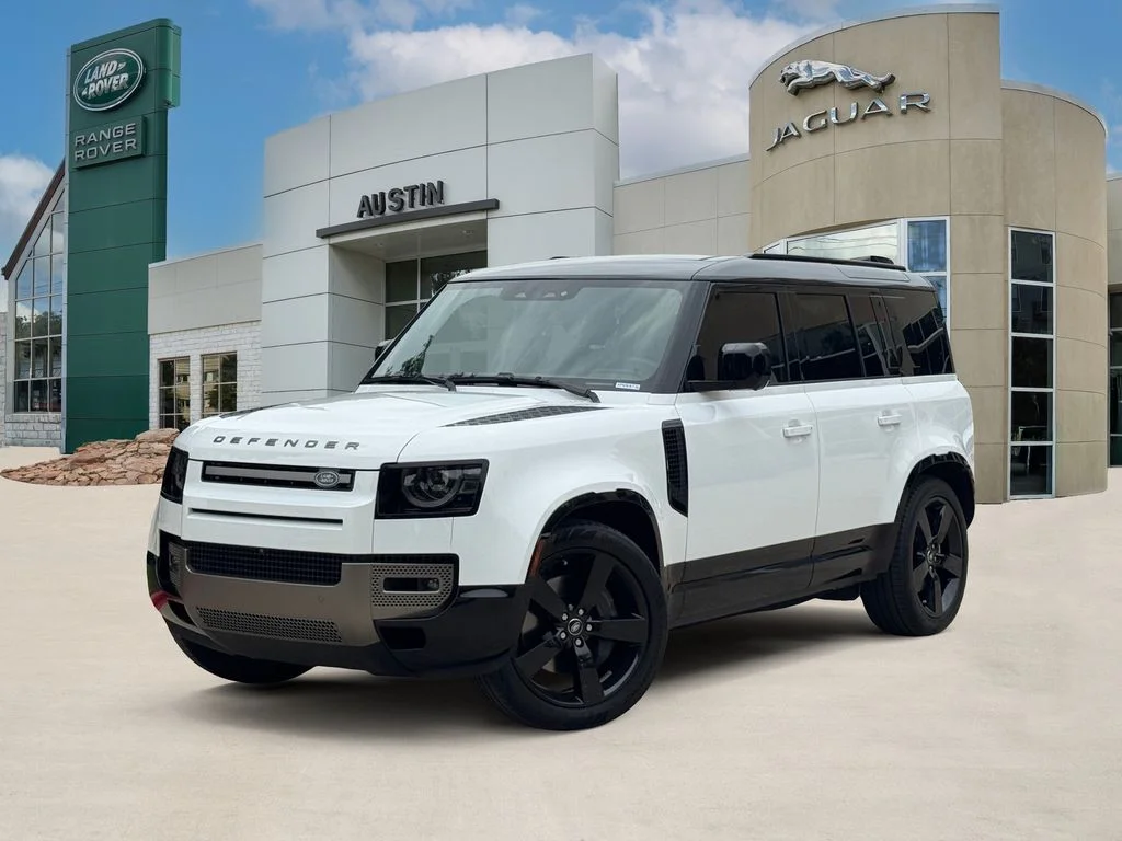 Certified Used 2025 White Land Rover X-Dynamic SE image 1