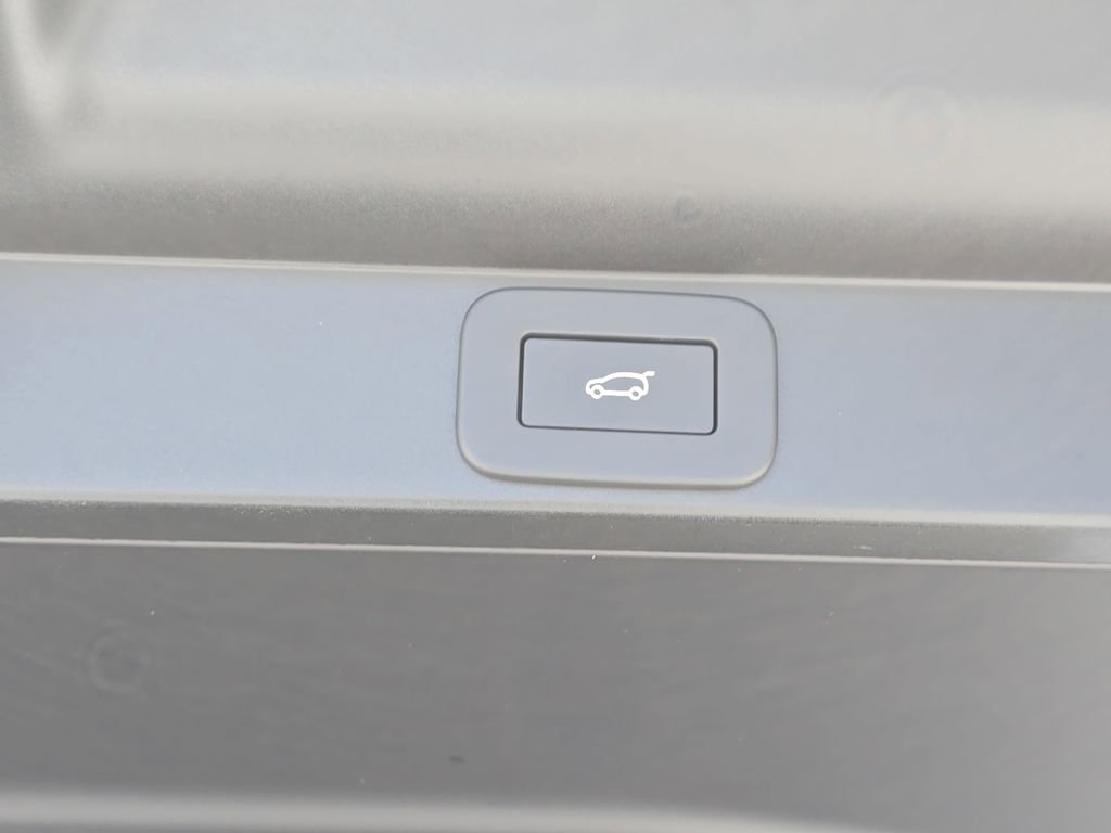 New 2026 Batumi Gold Land Rover SE LWB image 14