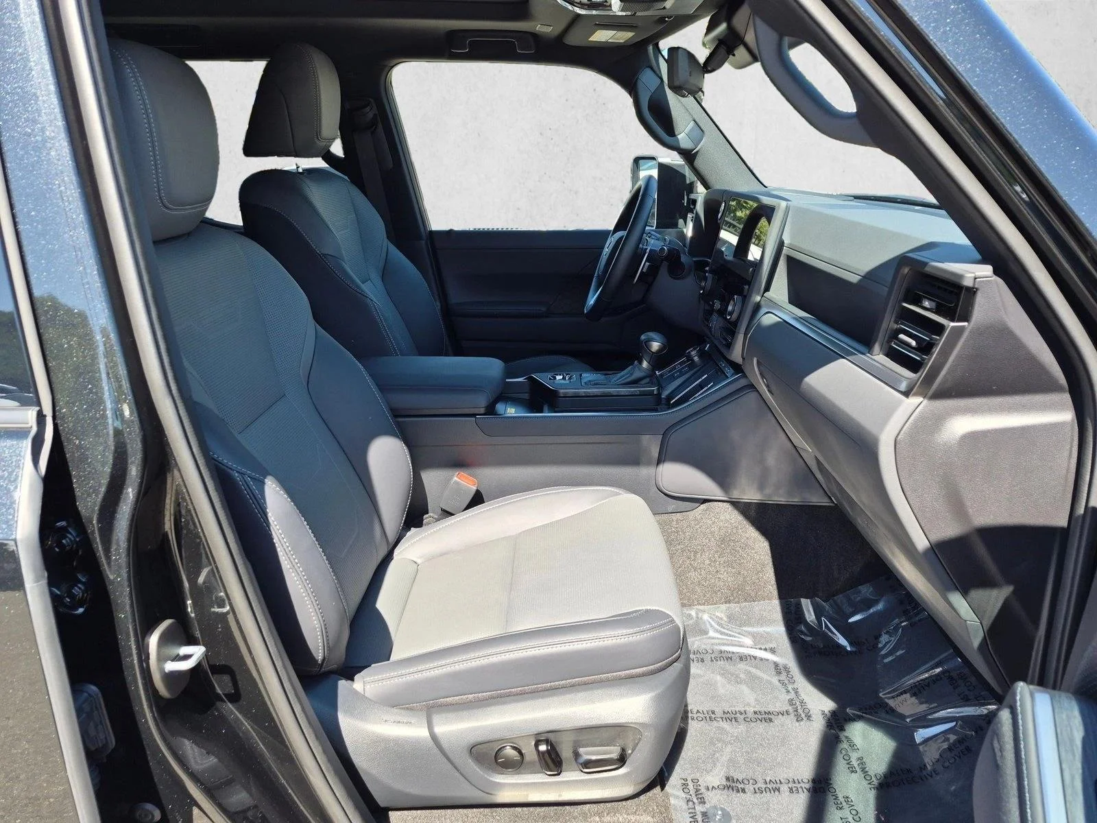 Certified Used 2025 Caviar Lexus LUXURY PLUS image 19