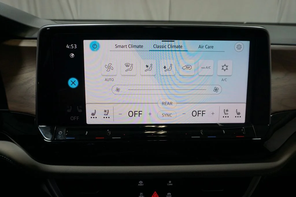 New 2026 Green Volkswagen 2.0T SE w/Technology image 18