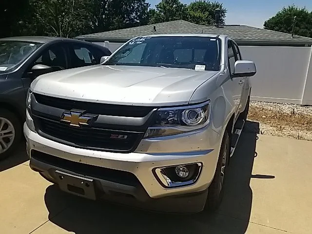 Used 2020 Silver Chevrolet Z71 image 6
