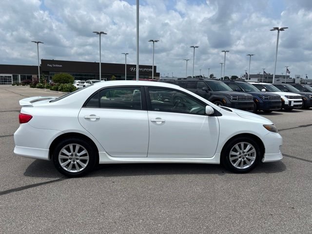 Used 2010 White Toyota S image 4