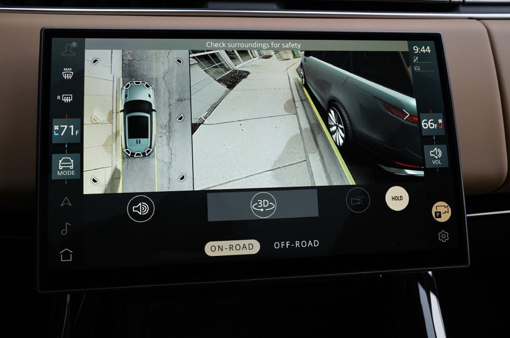 New 2027 Santorini Black Land Rover SE image 24