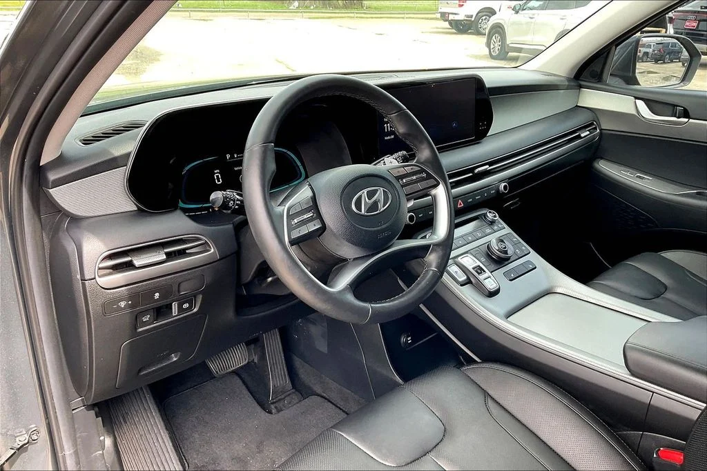 Used 2025 Gray Hyundai SEL image 14