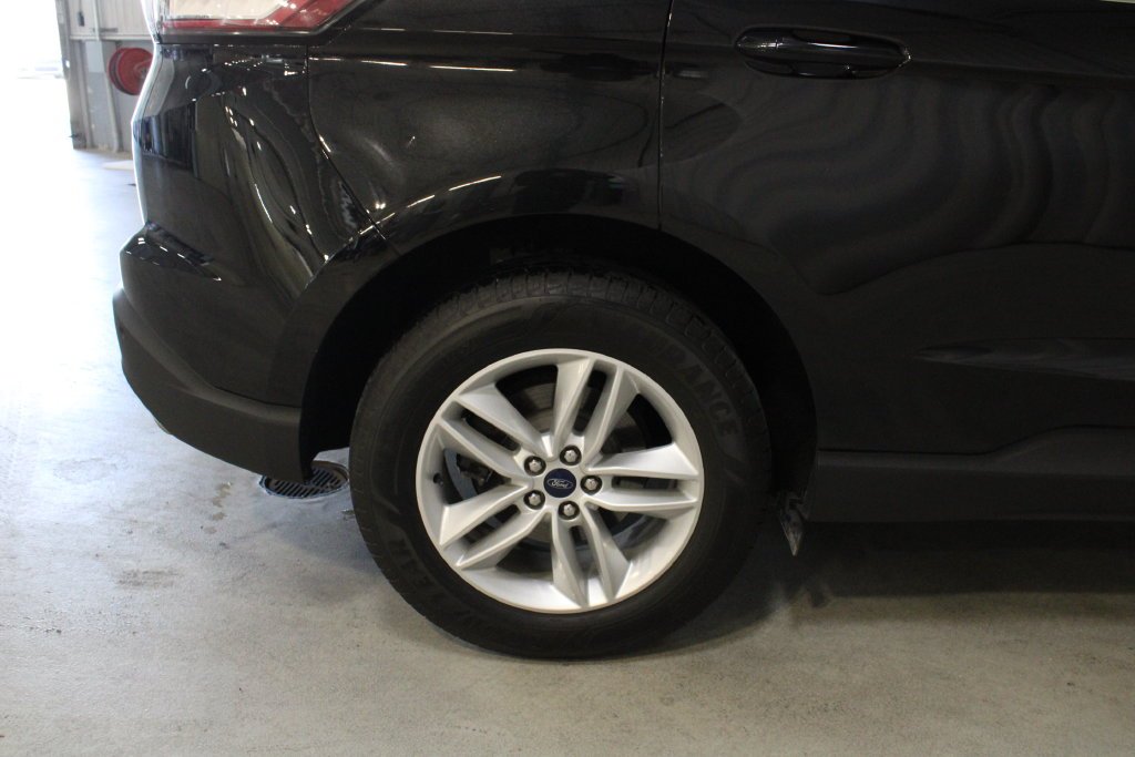 Used 2015 Black Ford SEL image 27