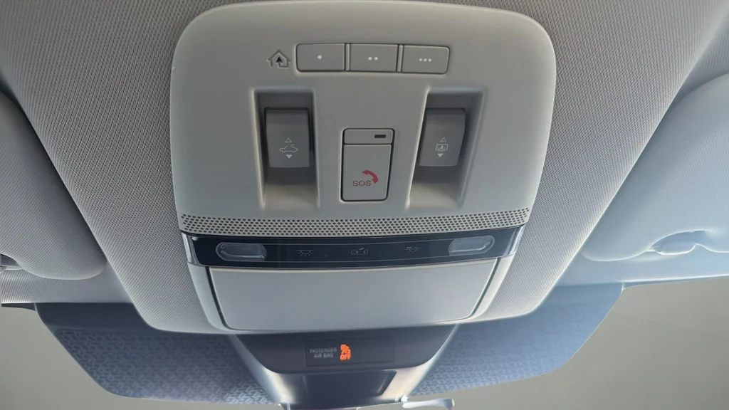 Used 2023 Everest White Pearl Tricoat Black Diamond Pearl Nissan Premiere image 28