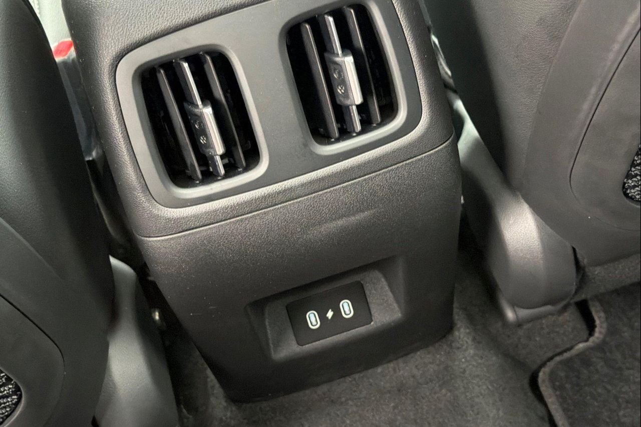2026 Hyundai Santa Cruz Limited - Photo 15