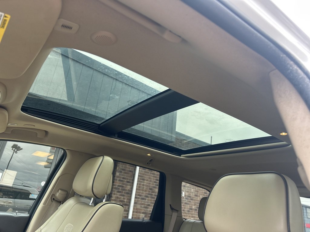 Used 2019 White Jeep Overland image 32