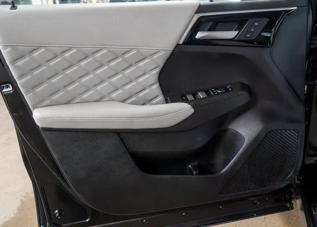 Used 2024 Black Mitsubishi  image 20
