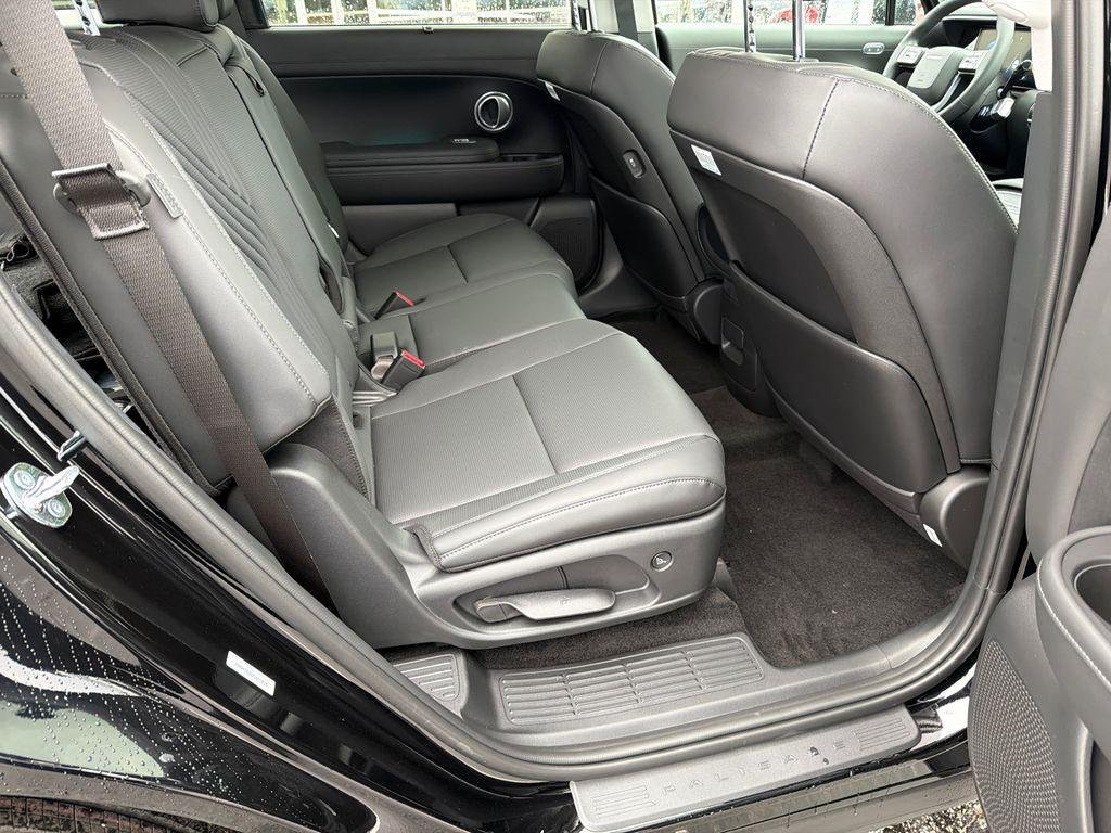 New 2026 Black Hyundai SEL Premium FWD image 15