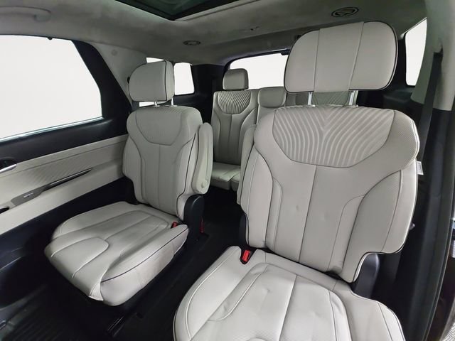 Used 2025 Red Hyundai Calligraphy image 13
