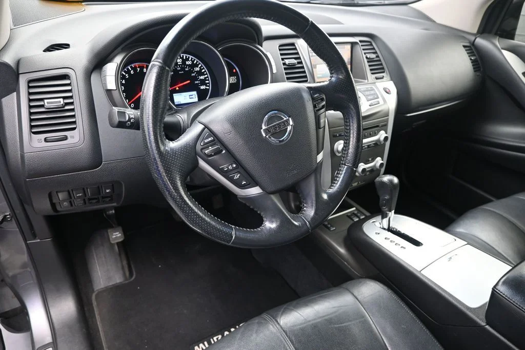 Used 2013 Gray Nissan SL image 19