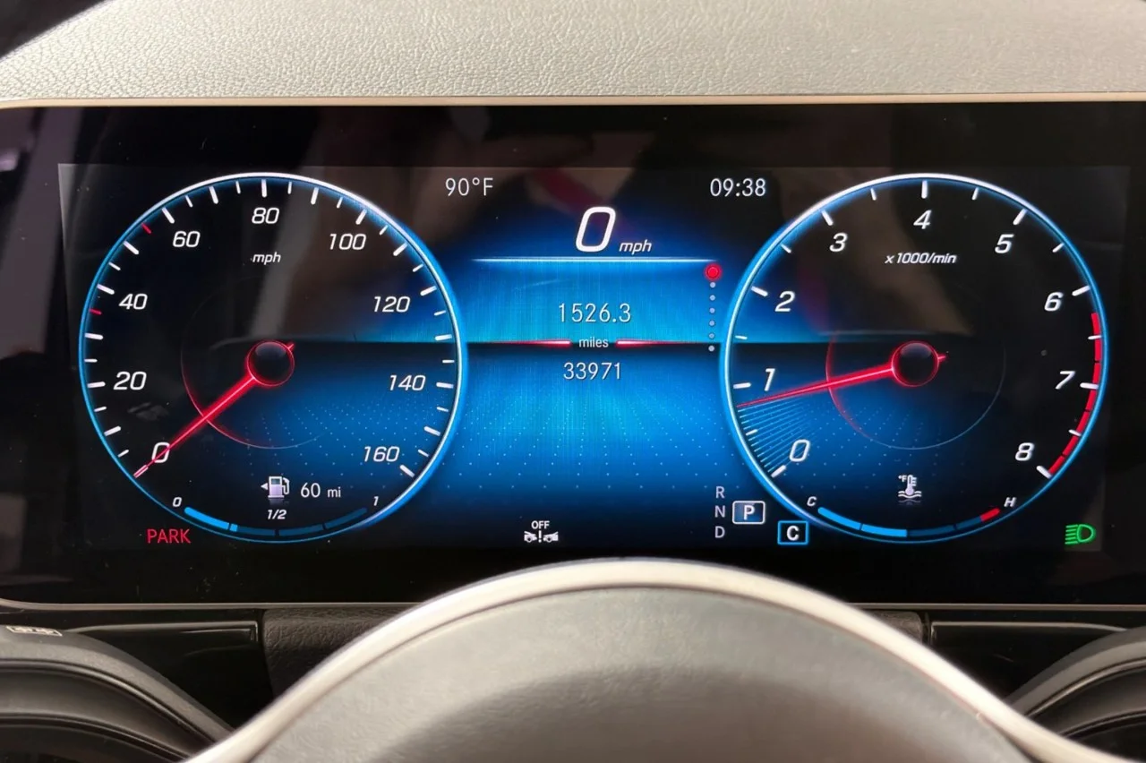 Used 2021 Polar White Mercedes-Benz GLA 250 image 22