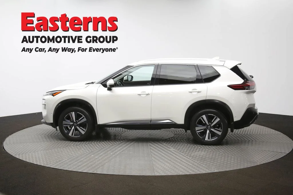 Used 2023 White Nissan SL image 64