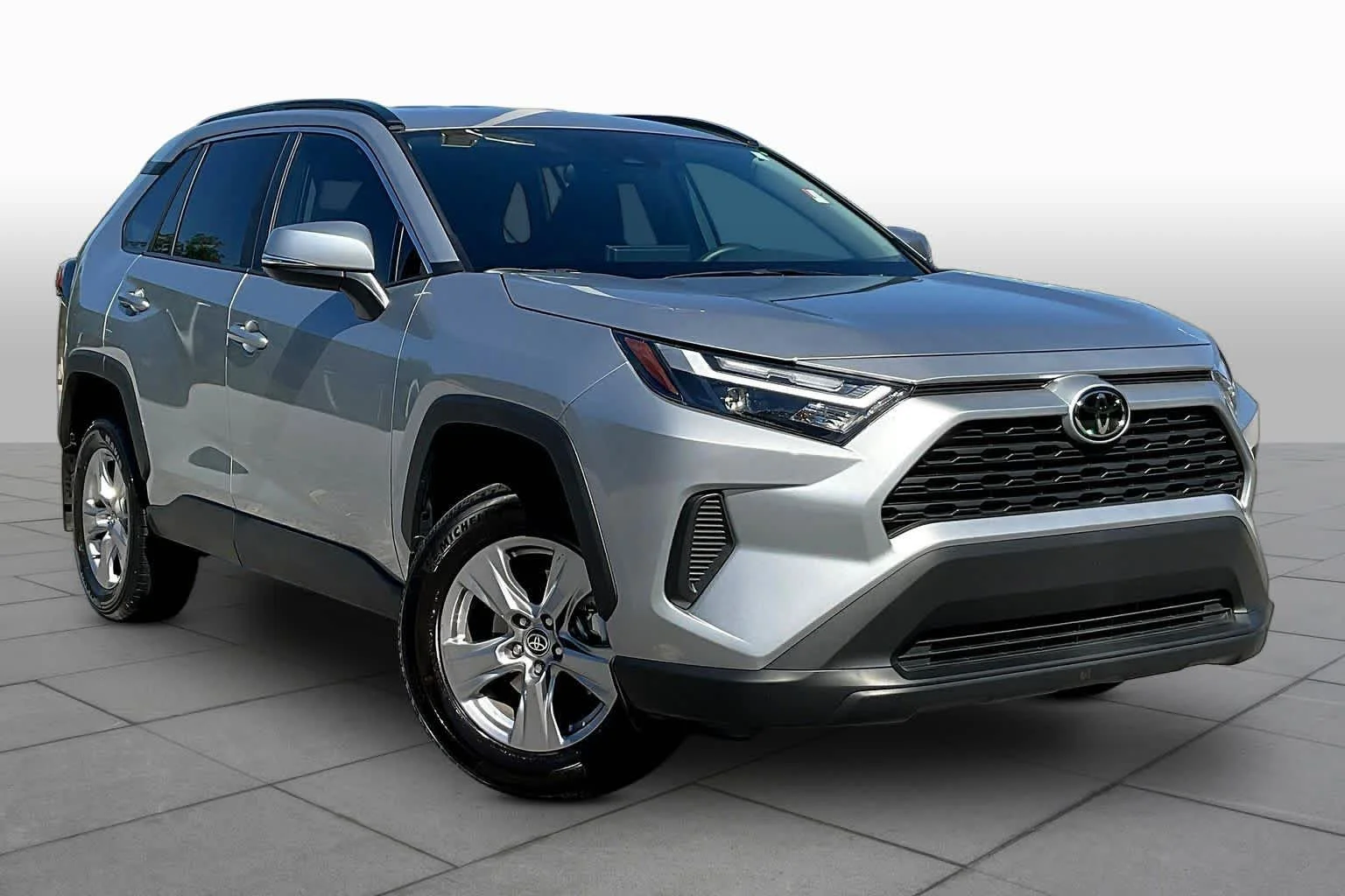 Used 2025 Silver Sky Metallic Toyota XLE image 3