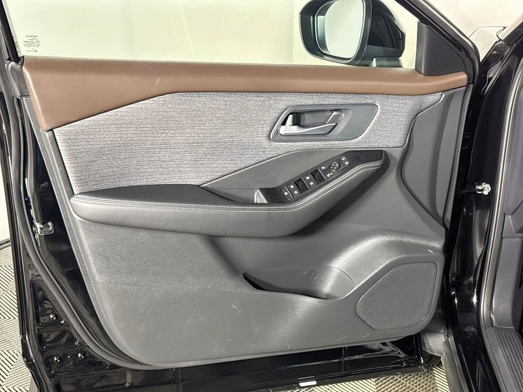 Used 2023 Black Nissan SV image 10