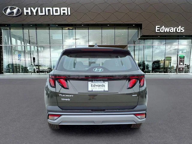 New 2026 Green Hyundai SE image 5