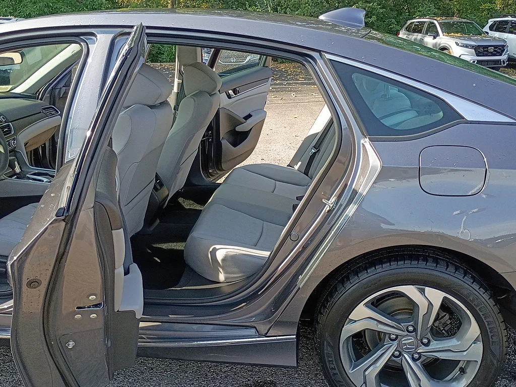 Certified Used 2018 DK. GRAY Honda EX image 13