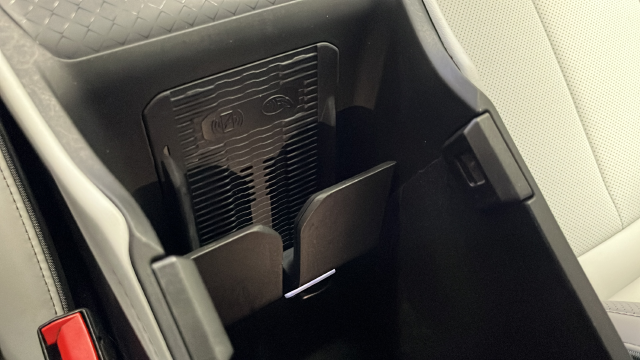 Used 2025 Fathom Blue Pearlcoat Jeep Limited image 32