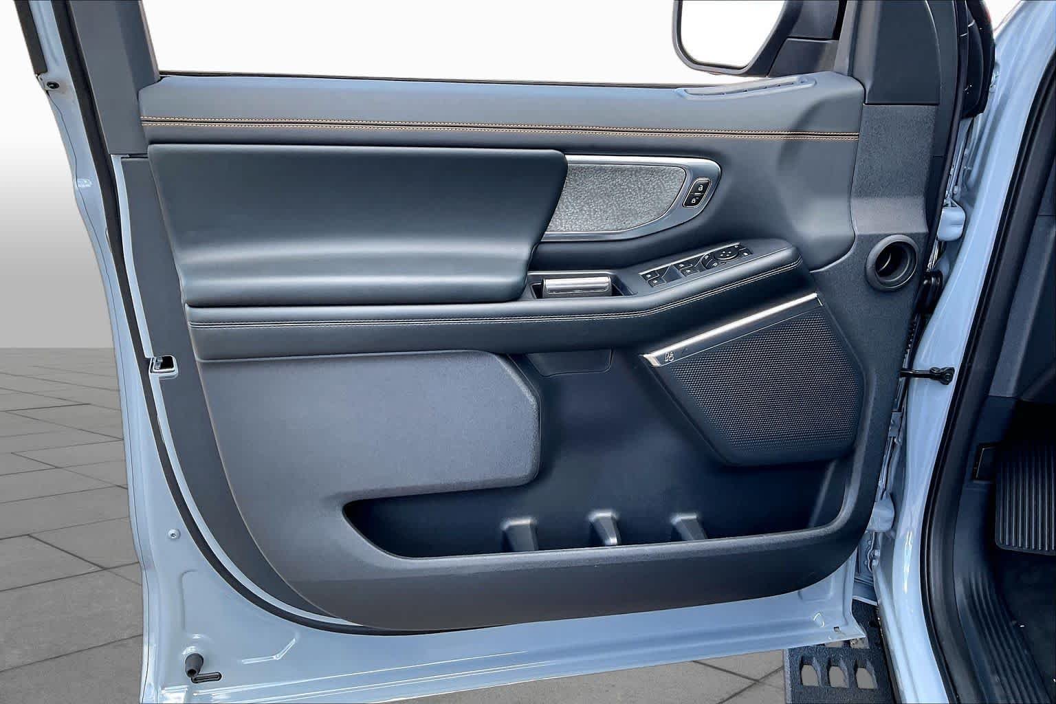 New 2027 Glacier Gray Metallic Tri-Coat Ford Tremor® image 10