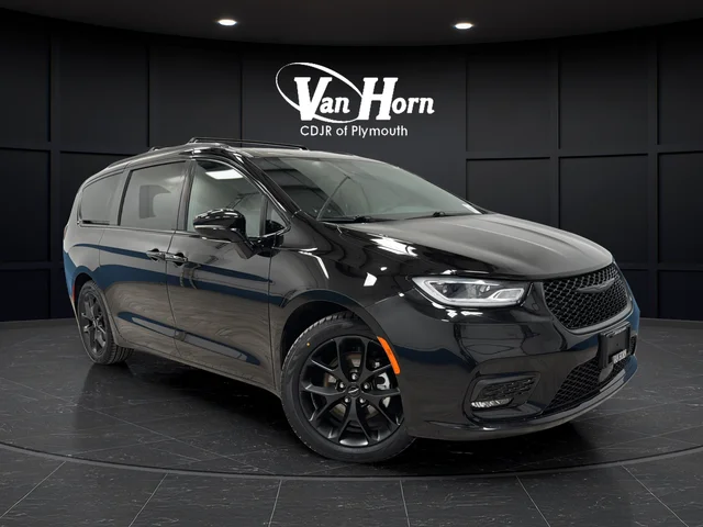 2025 Chrysler Pacifica Limited's photo
