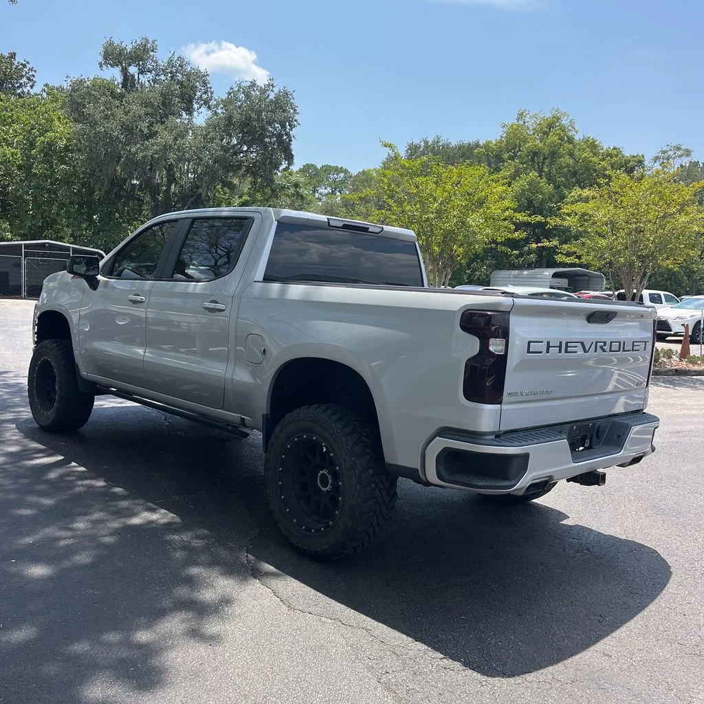 Used 2019 Silver Chevrolet RST image 3