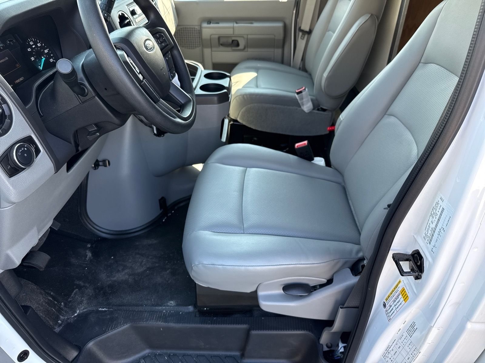 New 2026 Oxford White Ford E-450 DRW image 10
