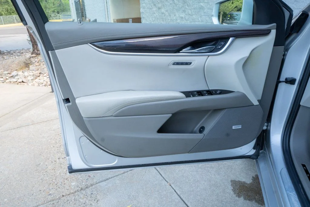 Used 2014 Silver Cadillac Platinum image 7