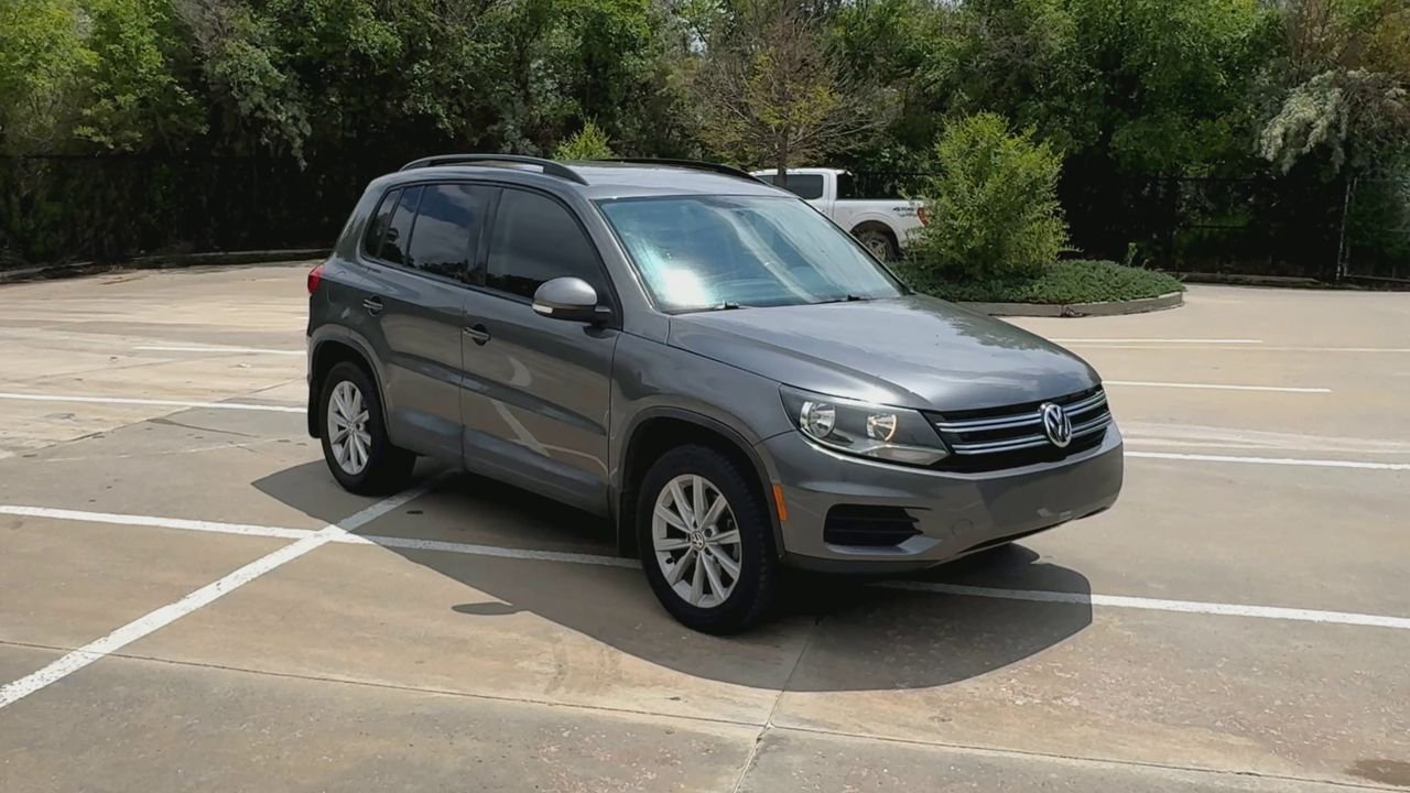 2018 Volkswagen Tiguan S photo 2