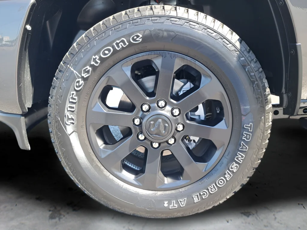 New 2026 Granite Crystal Metallic Clear-Coat Exterior Paint RAM Laramie image 28