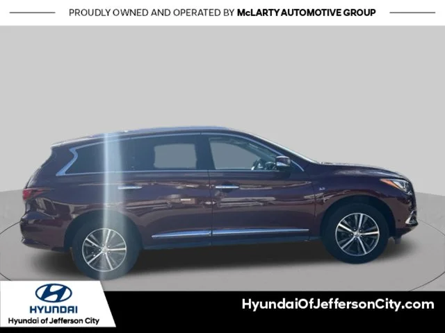 Used 2019 Red INFINITI LUXE image 2