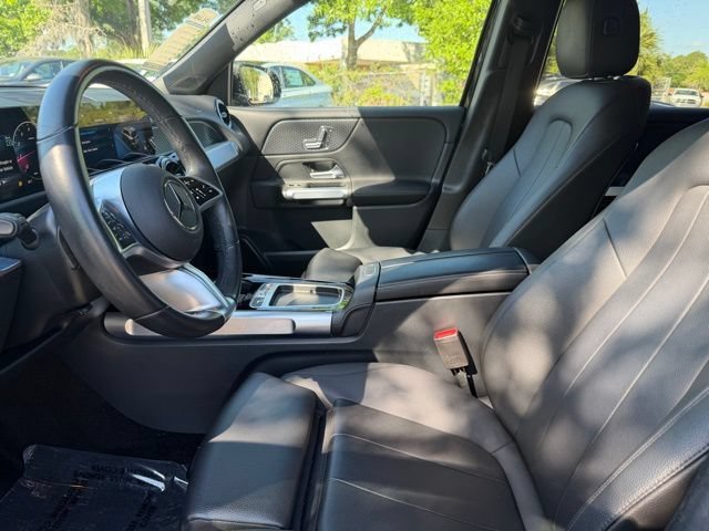 Used 2025  Mercedes-Benz GLB 250 image 20