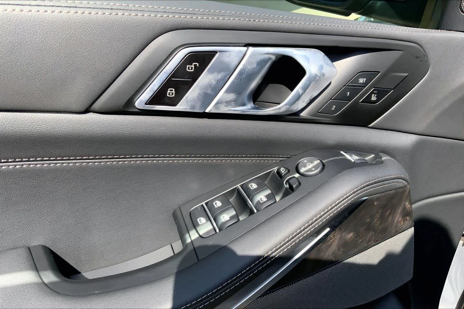 New 2026 Skyscraper Grey Metallic BMW xDrive40i image 18