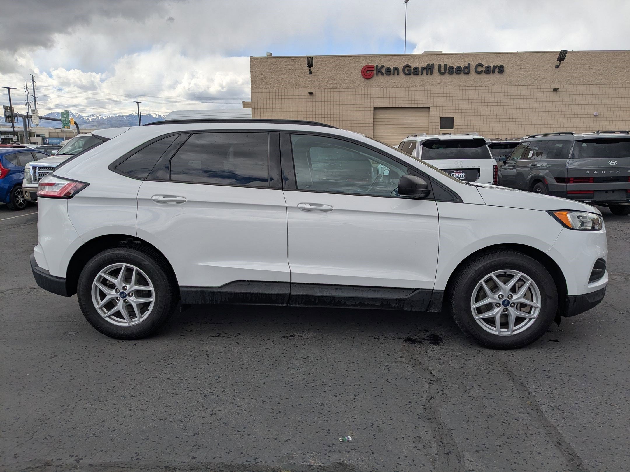 2021 Ford Edge SE - Photo 11
