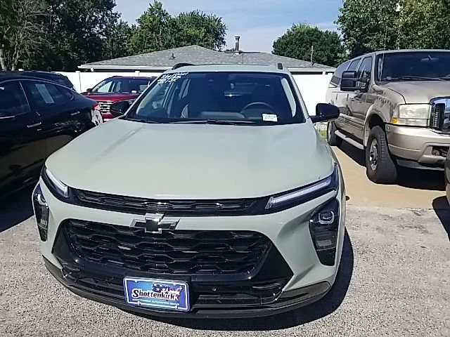 Used 2026 Cacti Green Chevrolet ACTIV image 9