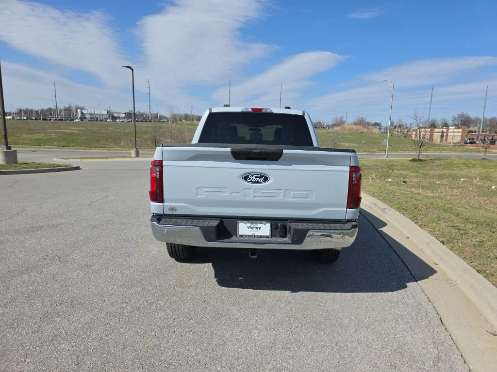 Used 2025 White Ford XLT image 6