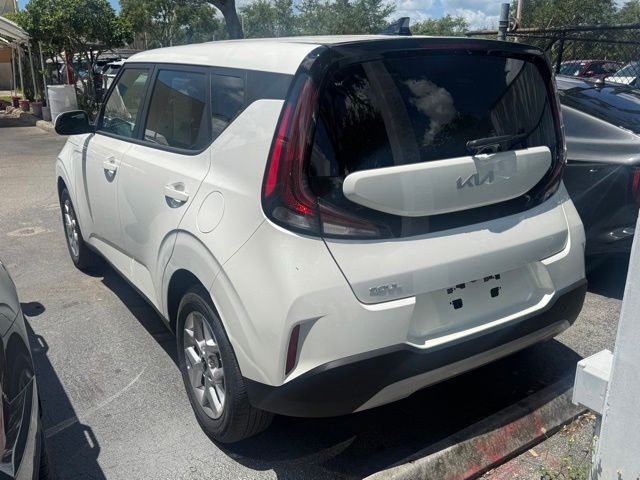Certified Used 2025 White Kia LX image 2