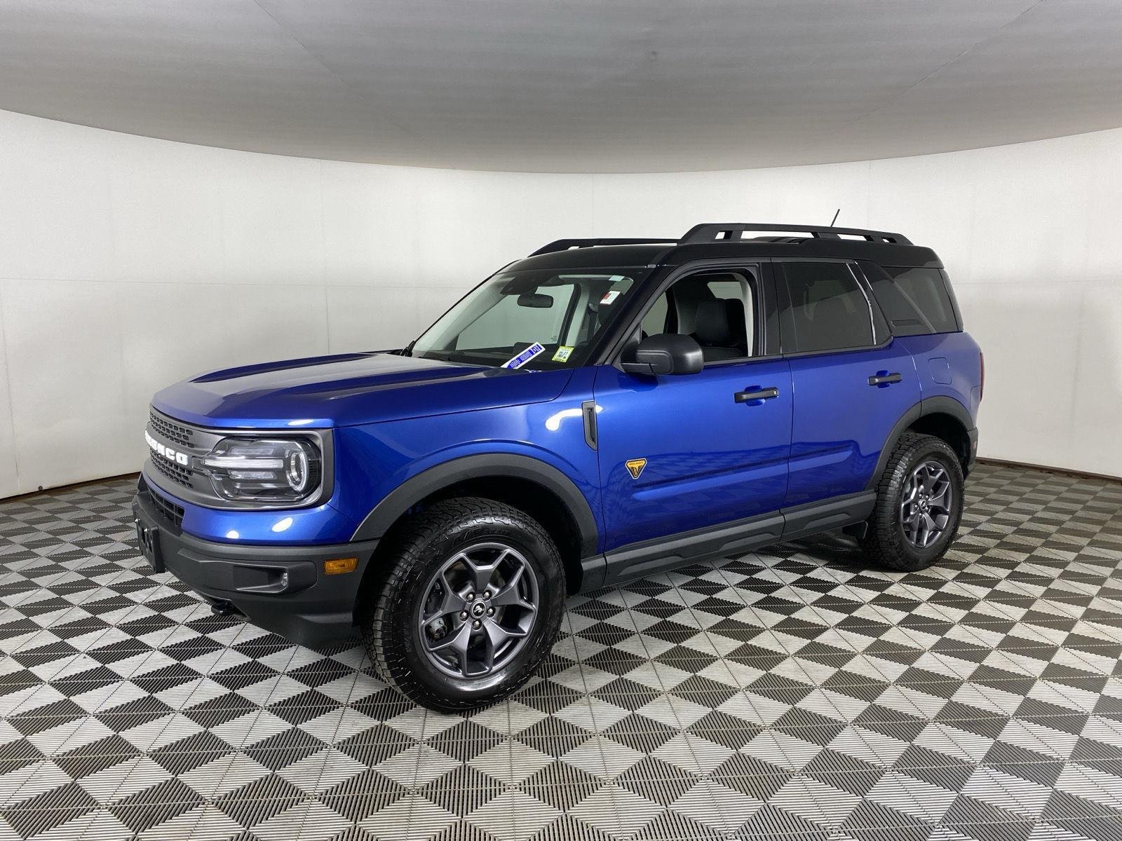 Used 2024 Atlas Blue Ford Badlands image 6